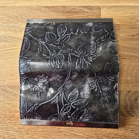 Patricia Nash Cauchy Wallet Black & Silver - Picture 5 of 6